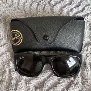 Ray-Ban Black Wayfarer Sunglasses Classic Accessories
